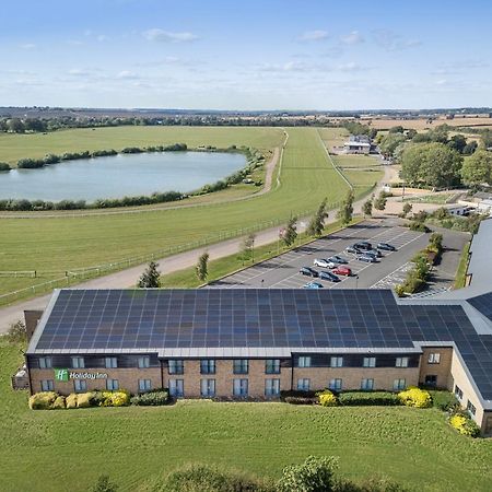 Holiday Inn Huntingdon Racecourse By Ihg Ngoại thất bức ảnh