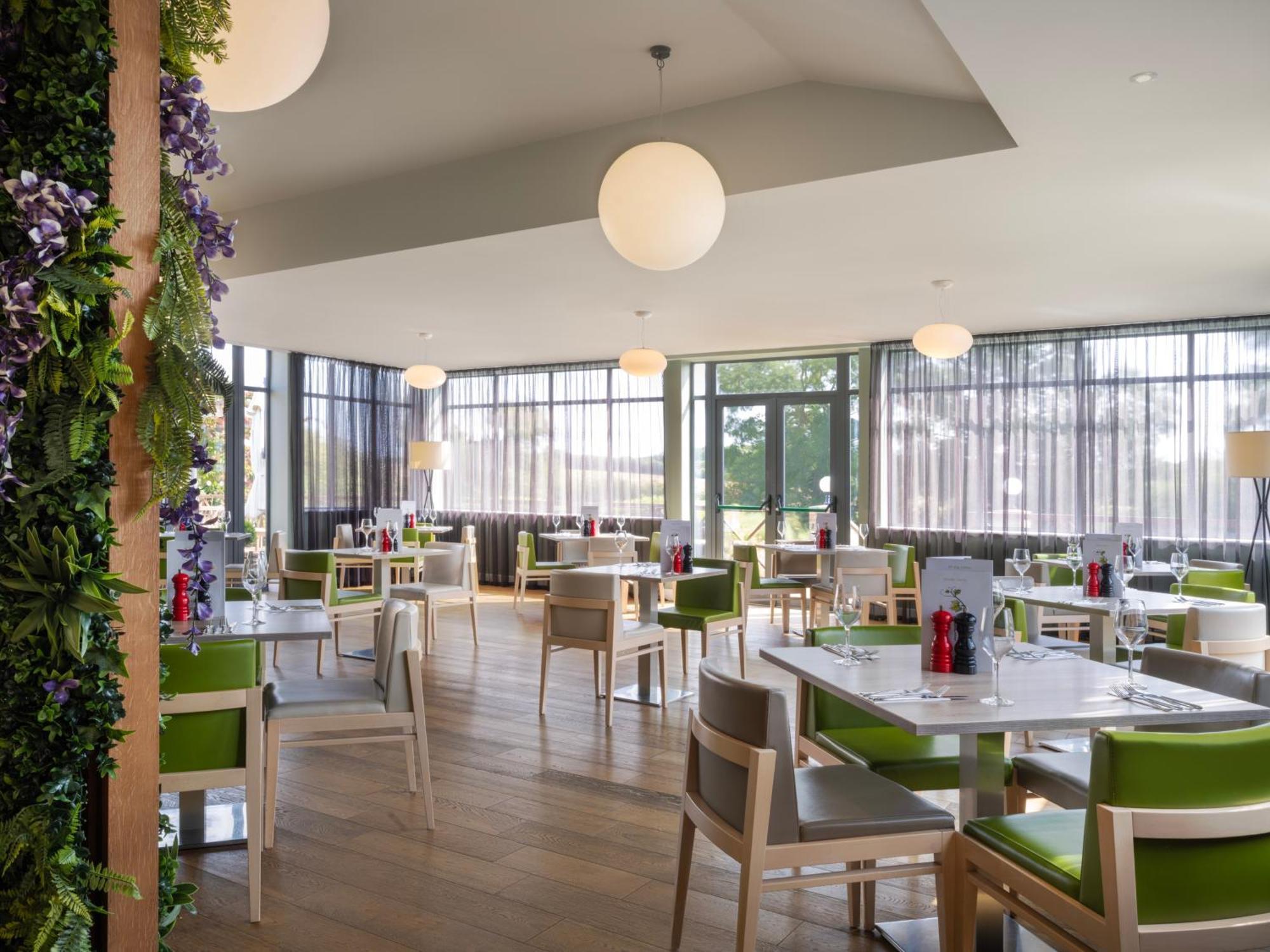 Holiday Inn Huntingdon Racecourse By Ihg Ngoại thất bức ảnh