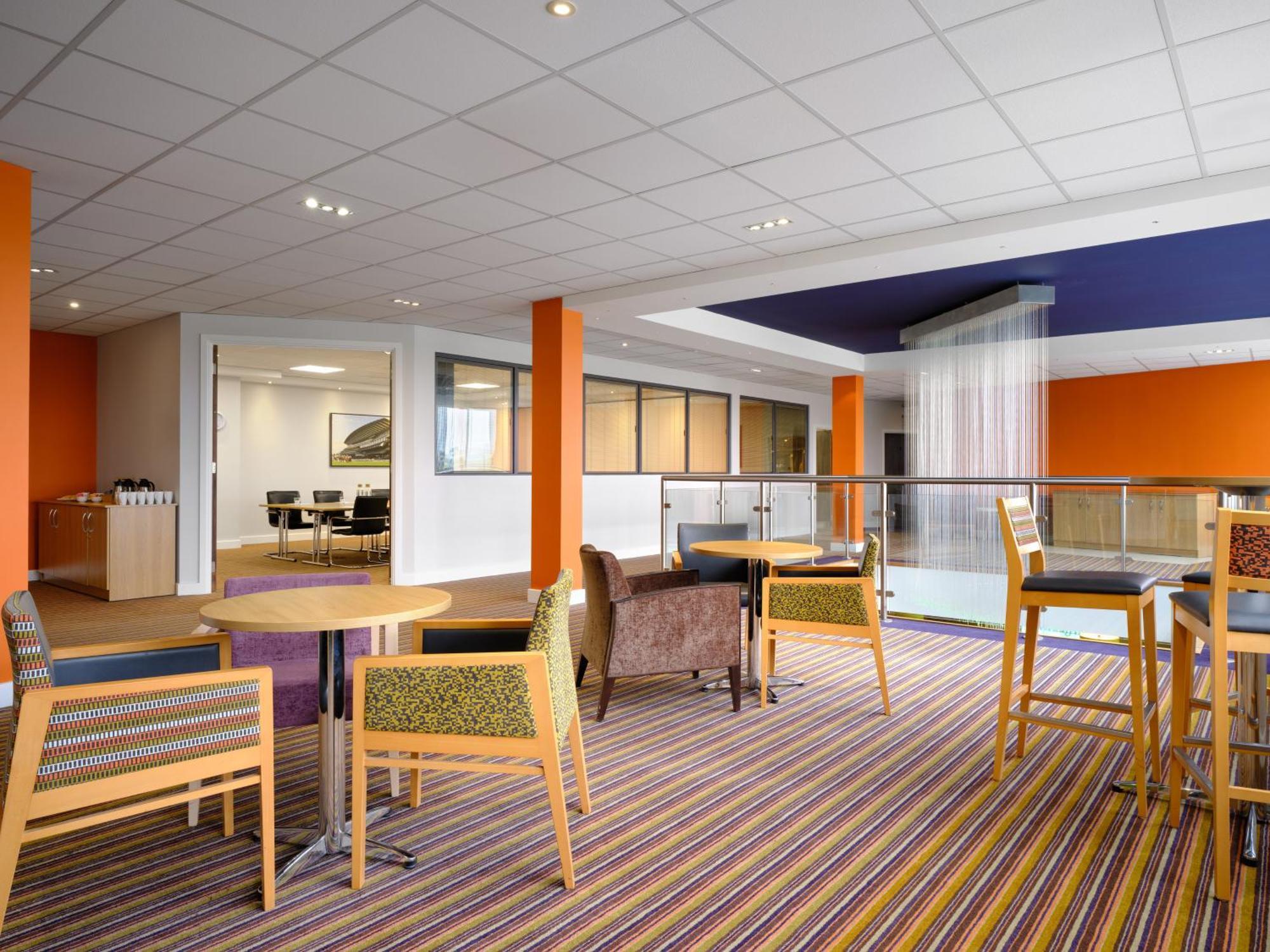Holiday Inn Huntingdon Racecourse By Ihg Ngoại thất bức ảnh