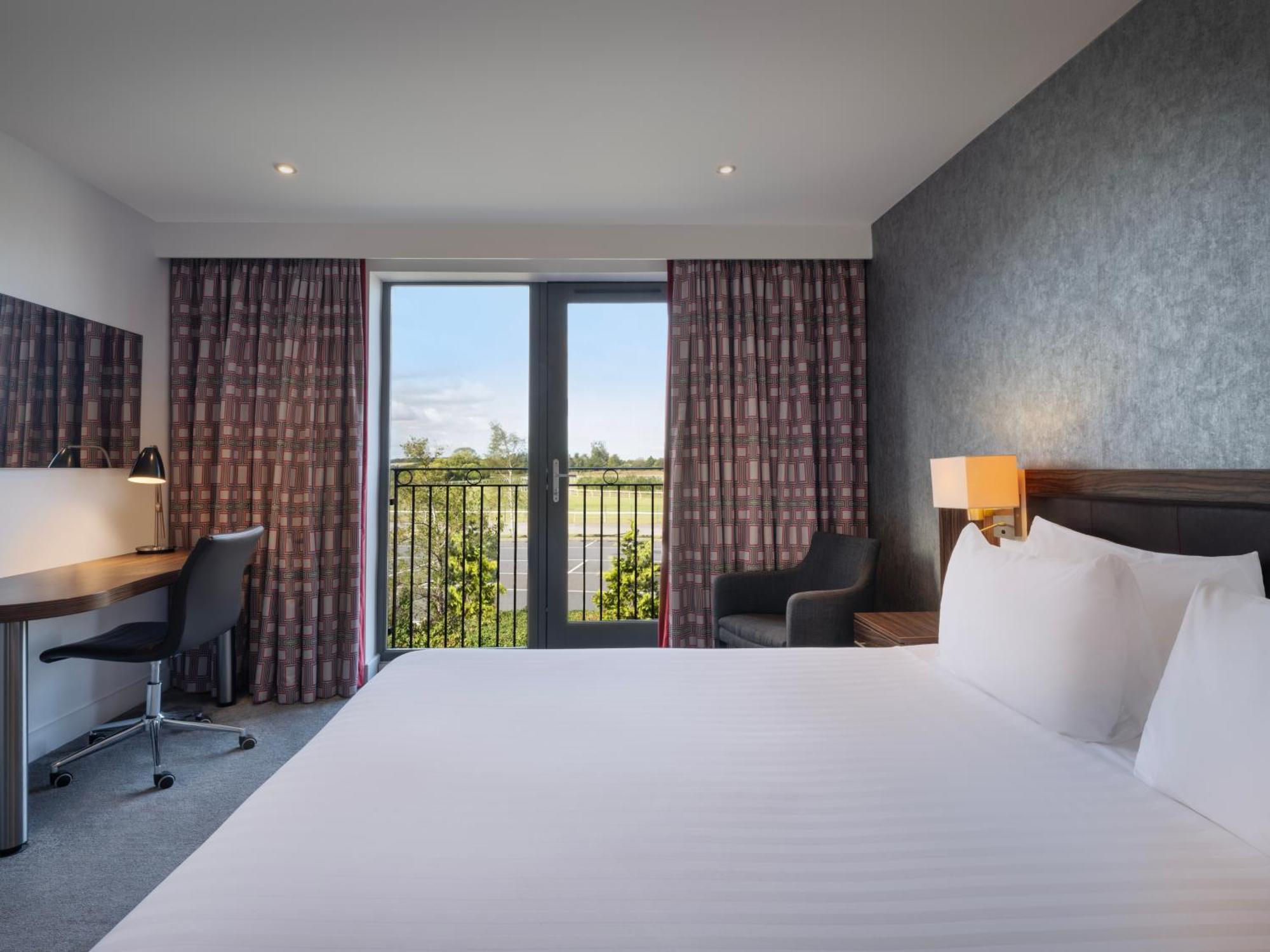 Holiday Inn Huntingdon Racecourse By Ihg Ngoại thất bức ảnh