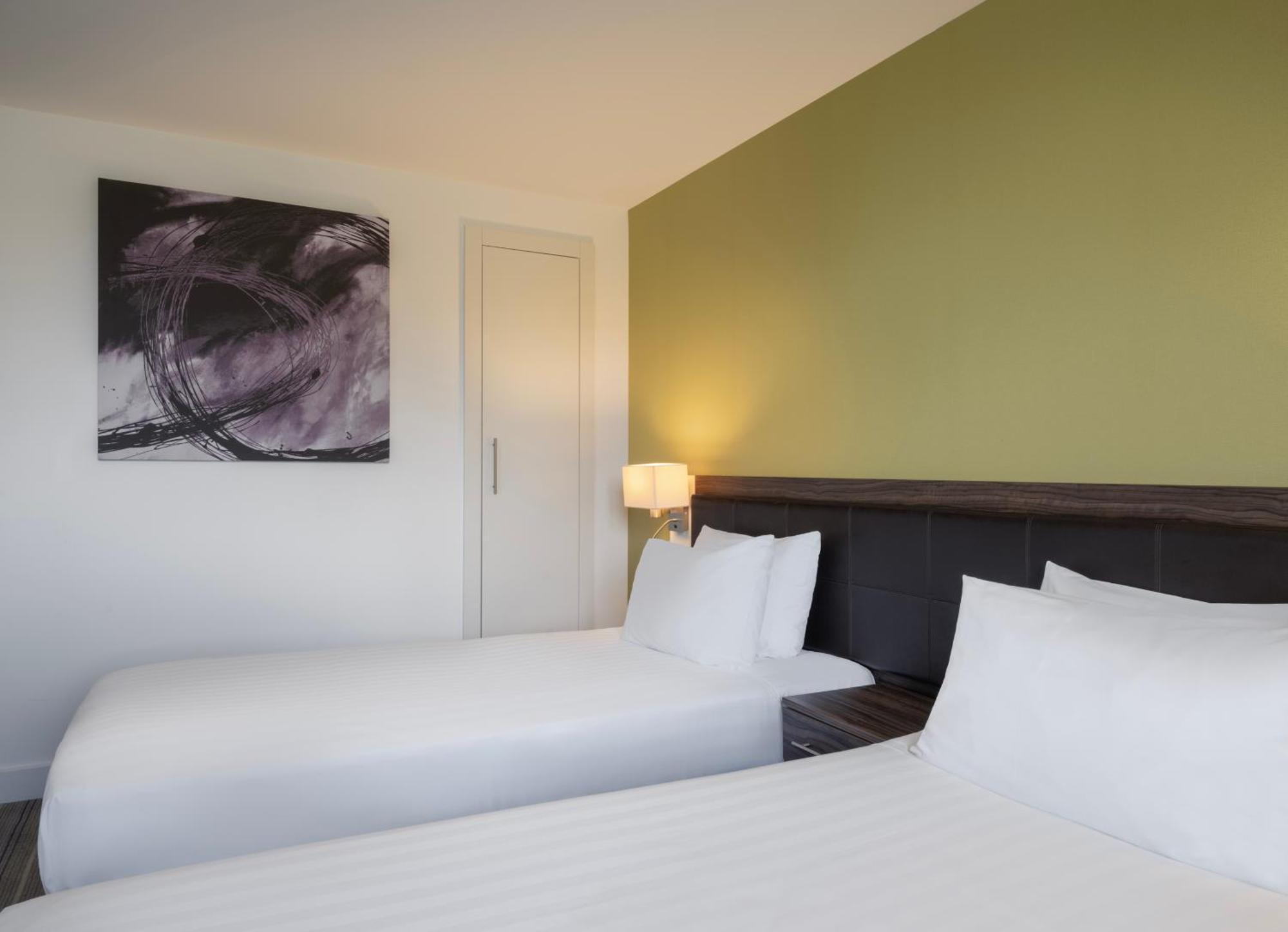 Holiday Inn Huntingdon Racecourse By Ihg Ngoại thất bức ảnh
