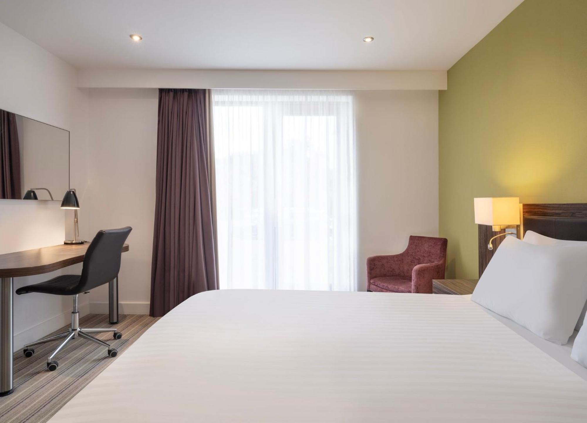 Holiday Inn Huntingdon Racecourse By Ihg Ngoại thất bức ảnh