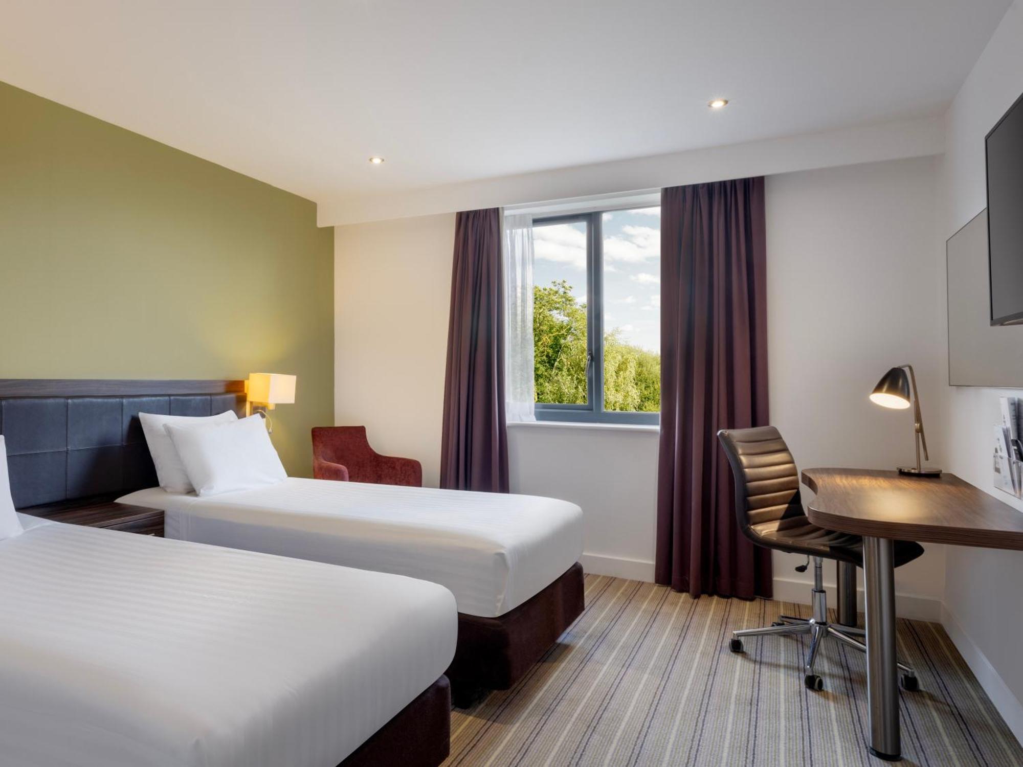 Holiday Inn Huntingdon Racecourse By Ihg Ngoại thất bức ảnh