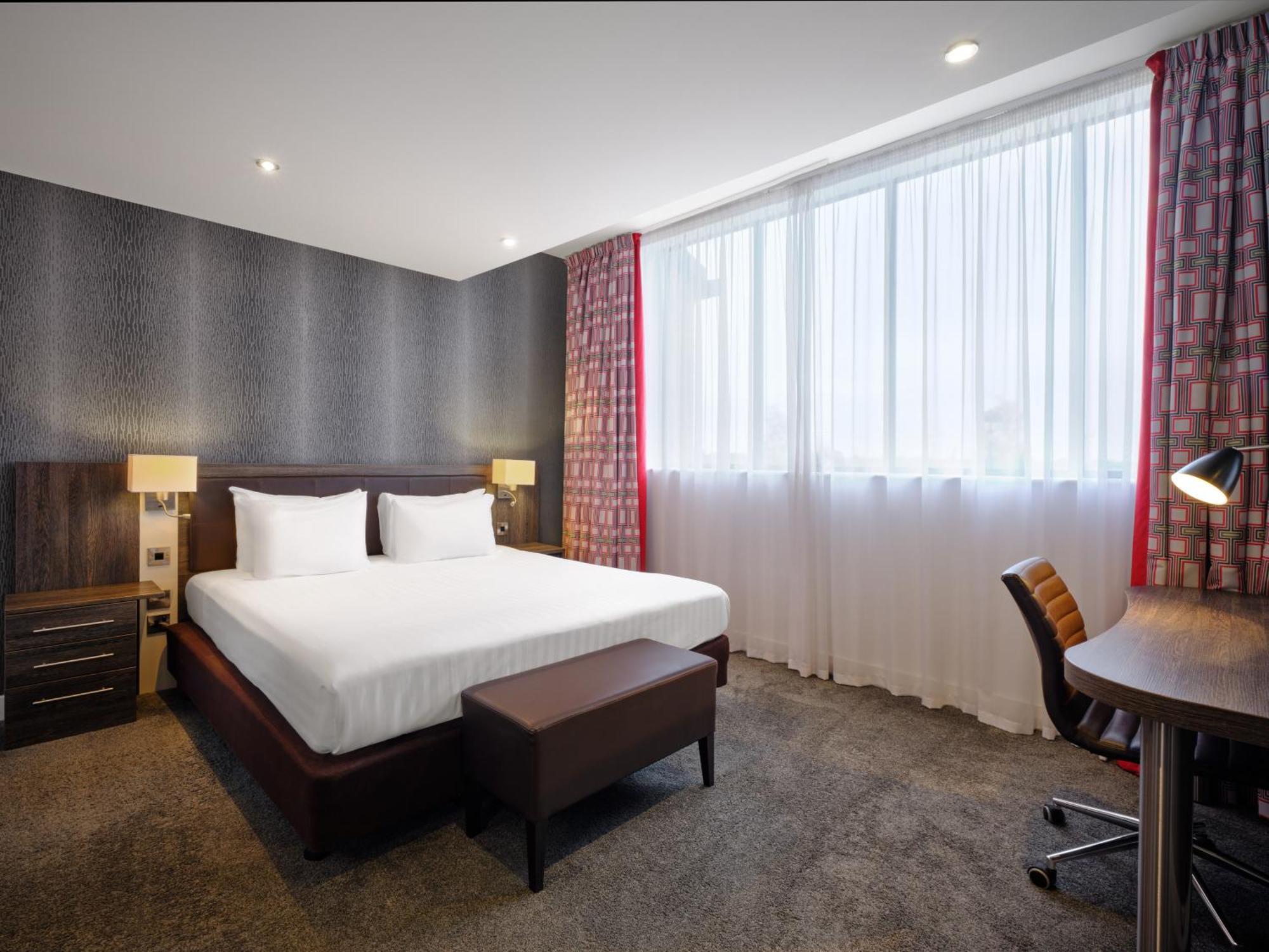 Holiday Inn Huntingdon Racecourse By Ihg Ngoại thất bức ảnh