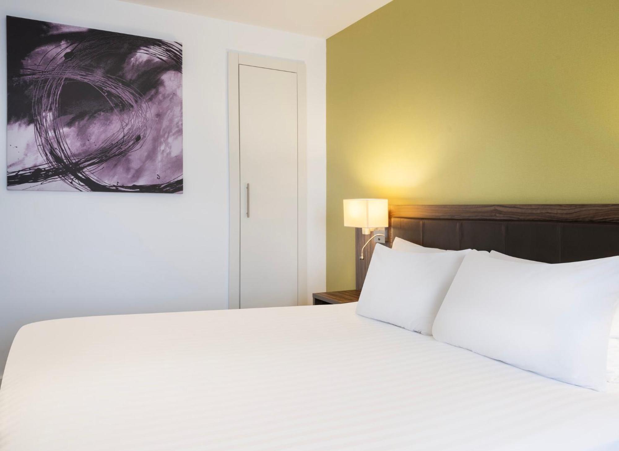 Holiday Inn Huntingdon Racecourse By Ihg Ngoại thất bức ảnh