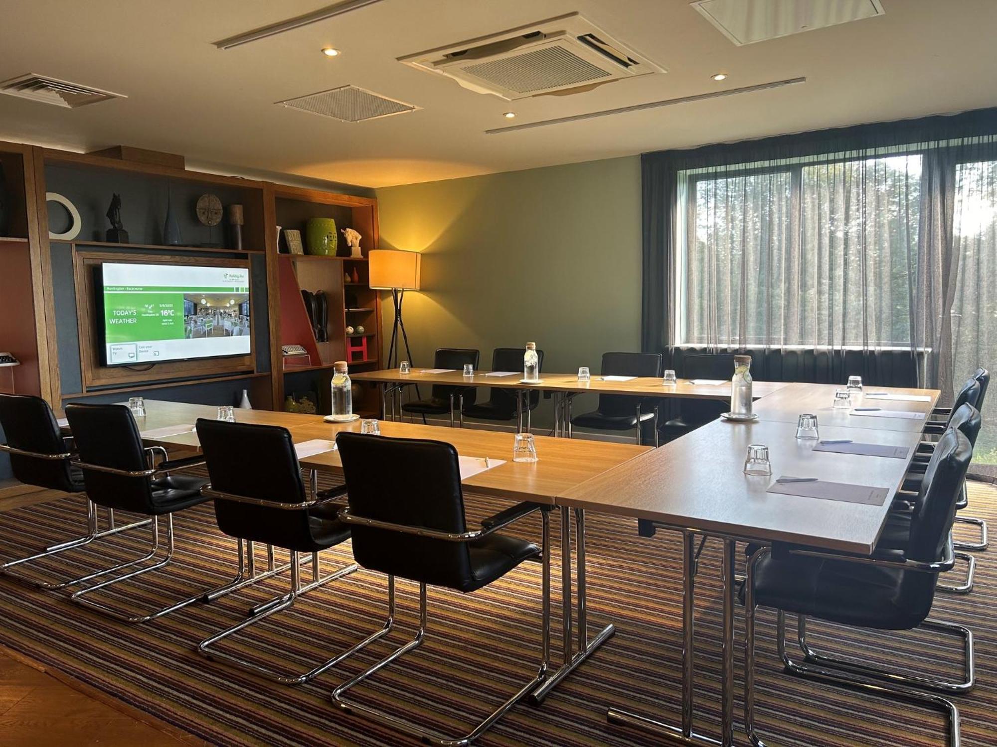 Holiday Inn Huntingdon Racecourse By Ihg Ngoại thất bức ảnh