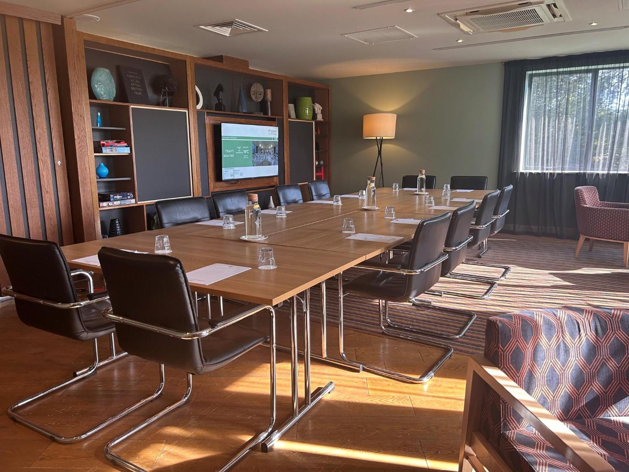 Holiday Inn Huntingdon Racecourse By Ihg Ngoại thất bức ảnh